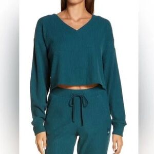 ALO Yoga Teal Long Sleeve Crop Top